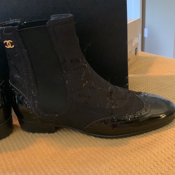 Authentic Chanel Tweed Booties. Short boots Black. Size 37.5. - Picture 6 of 13